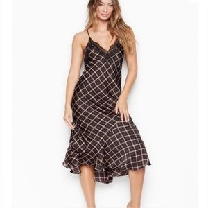 COPY - Victoria’s Secret Asymmetrical Midi Plaid Slip Nightgown Black Cafe‎ Siz…